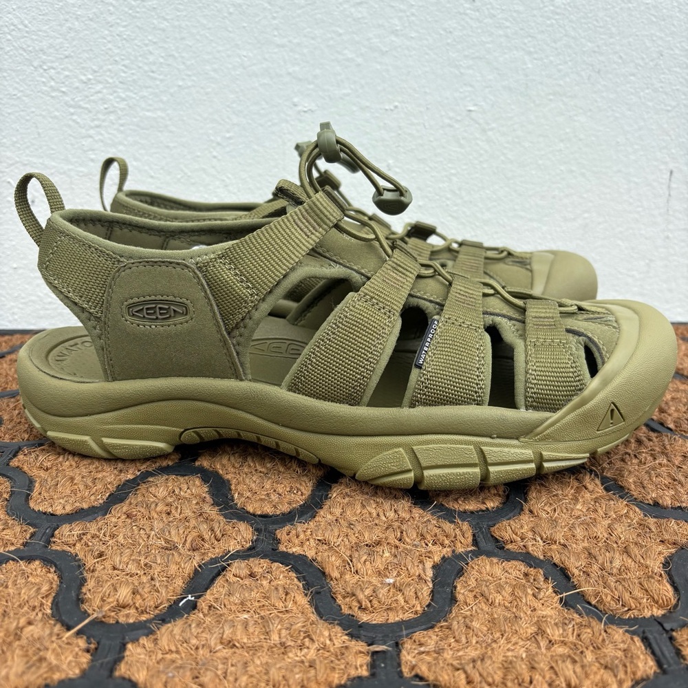 KEEN Newport H2 Men's Closed Toe Hiker Original Hybrid Sandal Olive Drab Sz 9.5